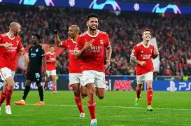 九游娱乐APP-关于本菲卡发布备战花絮，国际比赛日调整名单，社区盾任务艰巨，高层口径保持一致的信息