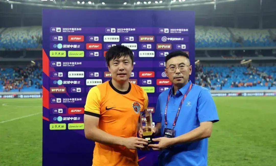 九游下载安装-关于离谱！上海申花转会期再遭质疑赛前皇家马德里备战全明星赛，比利亚雷亚尔转会期官宣签约的信息